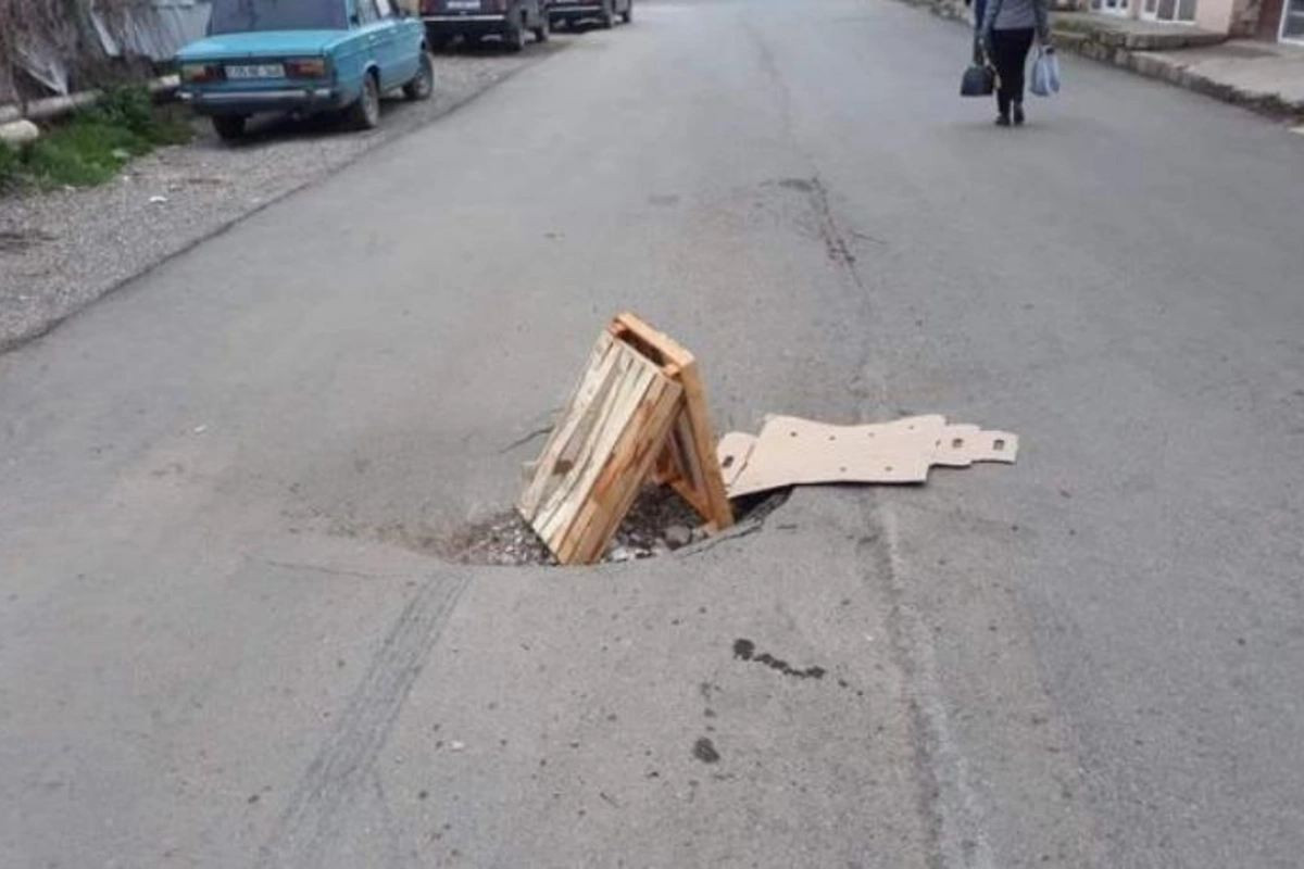 Yeni çəkilən yol çökdü — FOTO