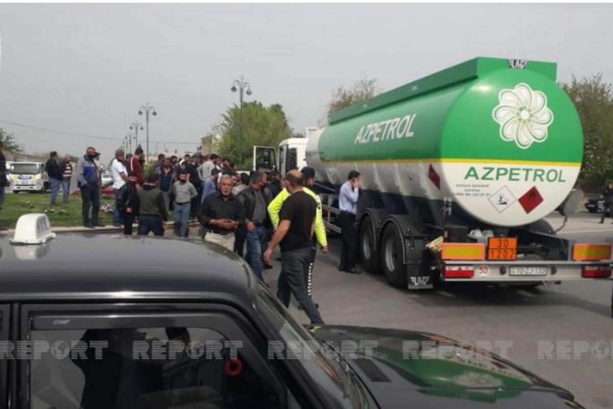 Azpetrolun yanacaq daşıyan maşını piyadanı vuraraq öldürdü — FOTOLAR