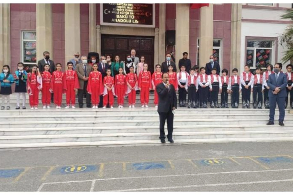 Bakı Türk Anadolu Liseyində Müstəqillik və Uşaq bayramı qeyd edildi — FOTO