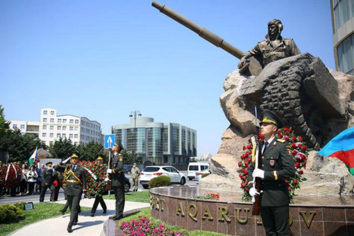 Milli Qəhrəman Albert Aqarunovun xatirəsi yad edildi — FOTO