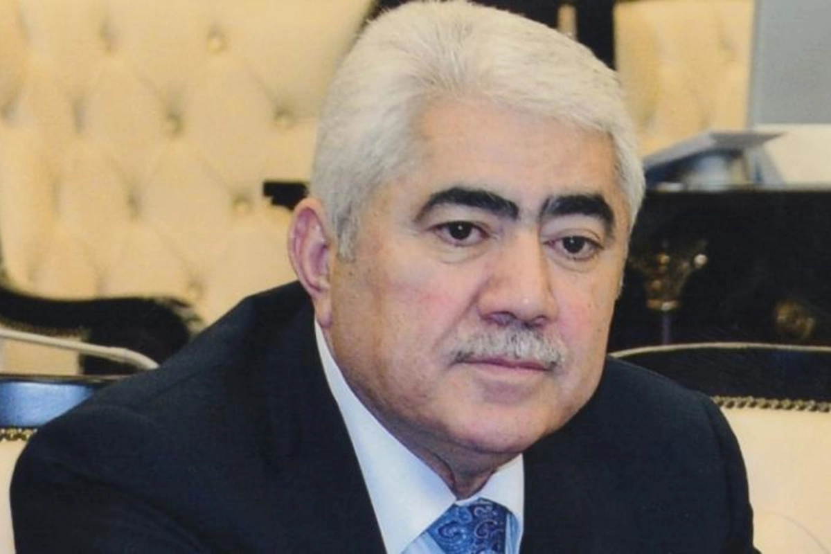 Deputatın anasının məzarından 2500 manatlıq çələng oğurlandı
