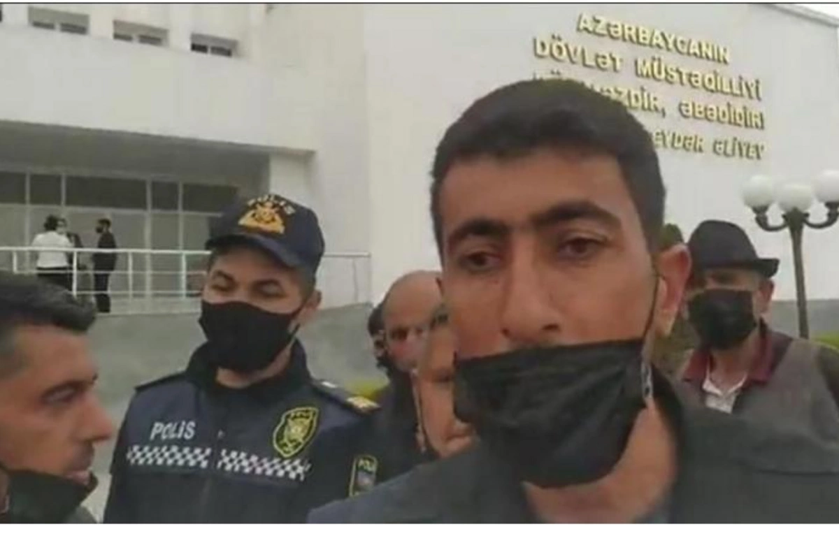 Saatlıda icra hakimiyyətinin binası qarşısında etiraz aksiyası — VİDEO