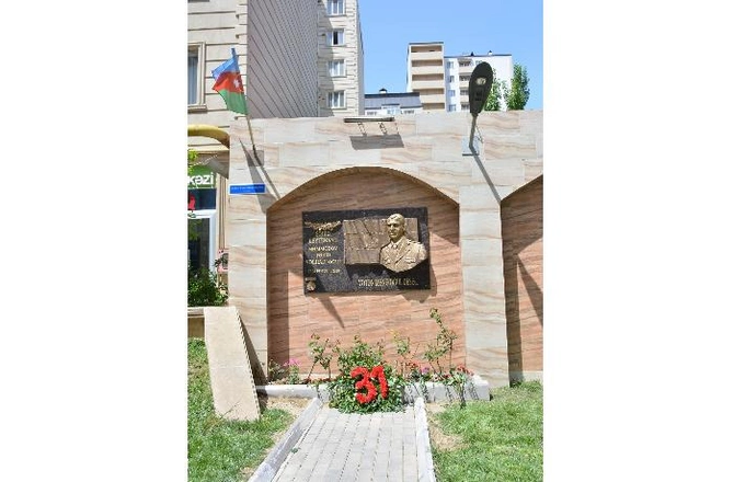 Şəhid Fərid Məmmədovun doğum günü ərəfəsində barelyefinin açılışı oldu — FOTOLAR Şəhid Fərid Məmmədovun doğum günü ərəfəsində barelyefinin açılışı oldu — FOTOLAR