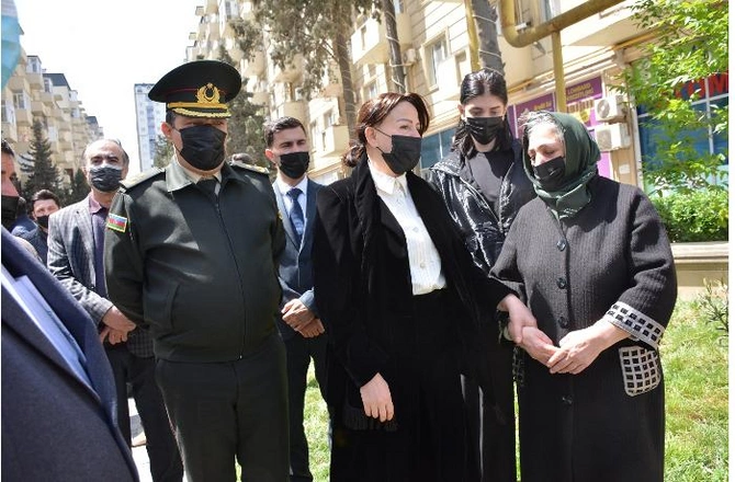 Şəhid Fərid Məmmədovun doğum günü ərəfəsində barelyefinin açılışı oldu — FOTOLAR Şəhid Fərid Məmmədovun doğum günü ərəfəsində barelyefinin açılışı oldu — FOTOLAR