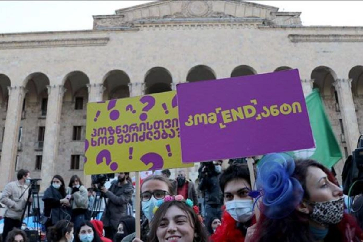 Koronavirus məhdudiyyətlərinə qarşı AKSİYA