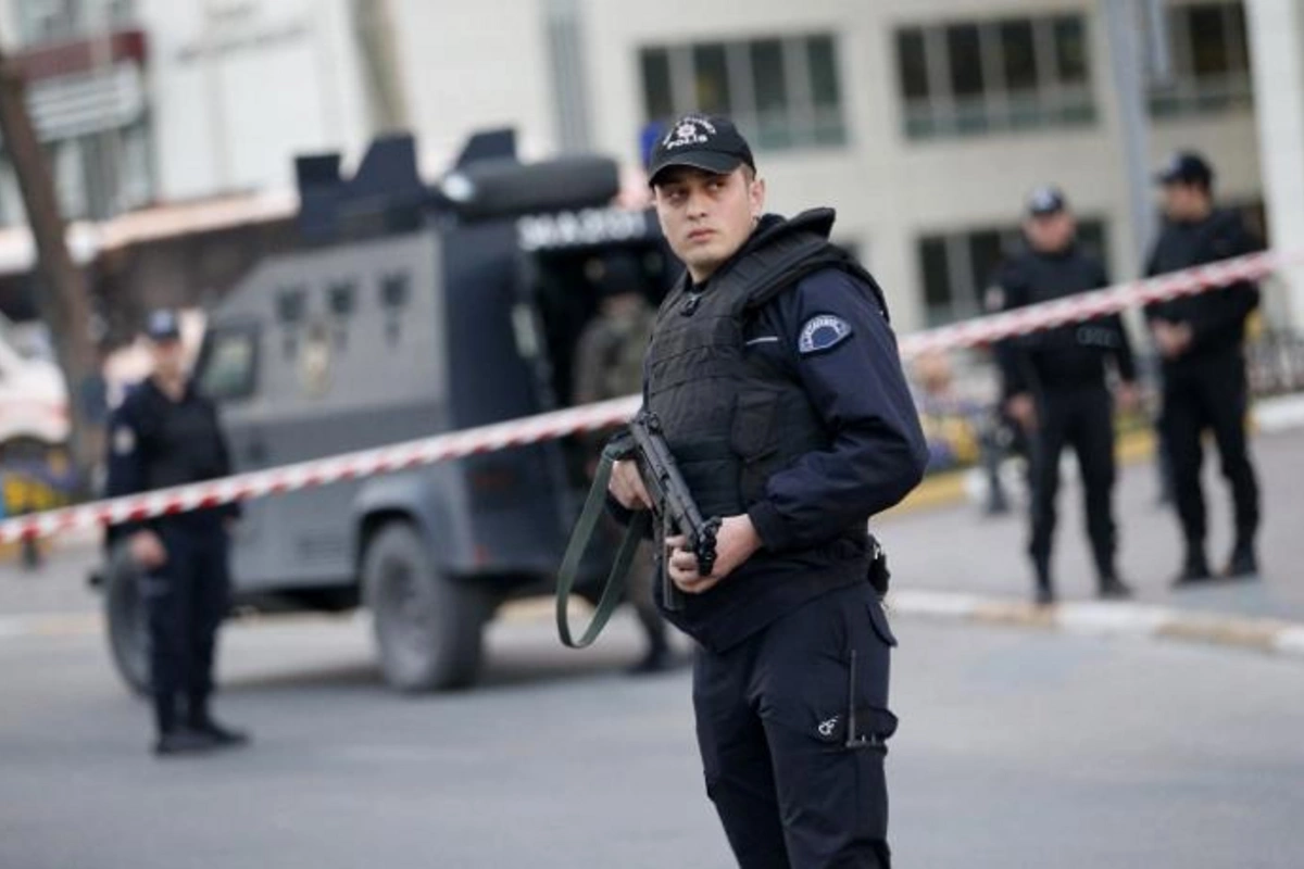 Vəkillər bürosunda atışma: 2 ölü, 3 yaralı