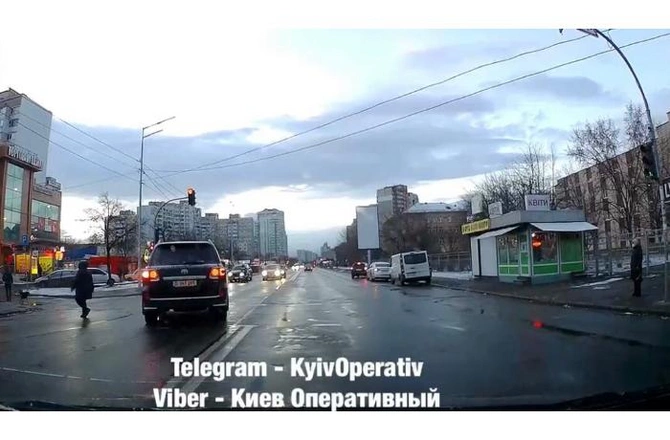 Səfir Elmira Axundovadan növbəti biabırçı qalmaqal — Ukrayna polisi görüntüləri YAYDI (VİDEO)
