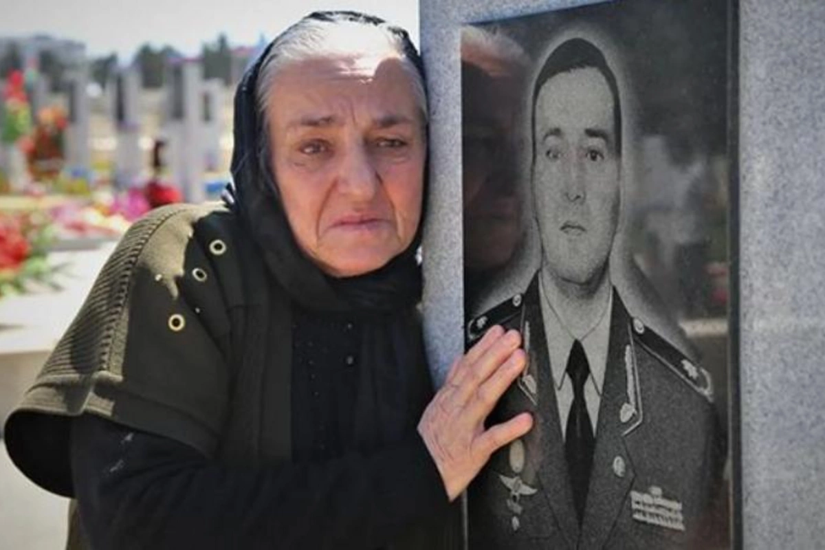 Poladsız ilk Analar Günü... — VİDEO