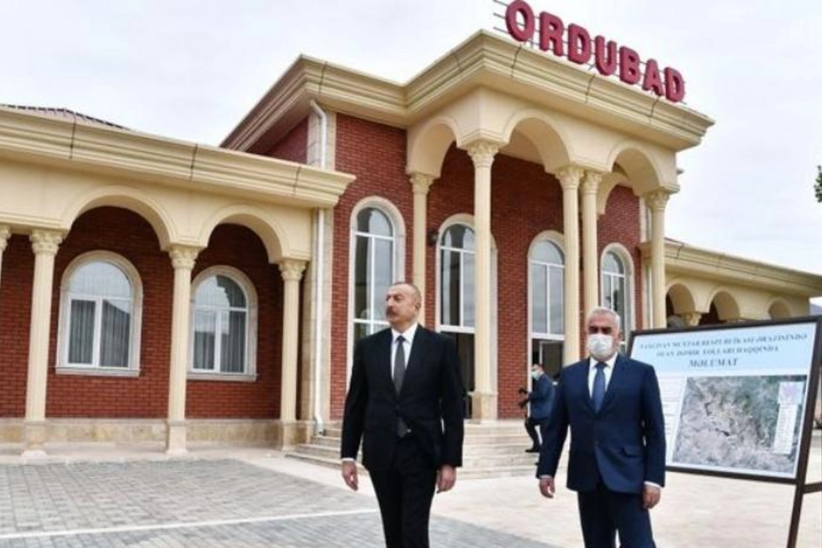 Prezident Ordubad dəmir yolu stansiyası ilə tanış oldu — YENİLƏNİB