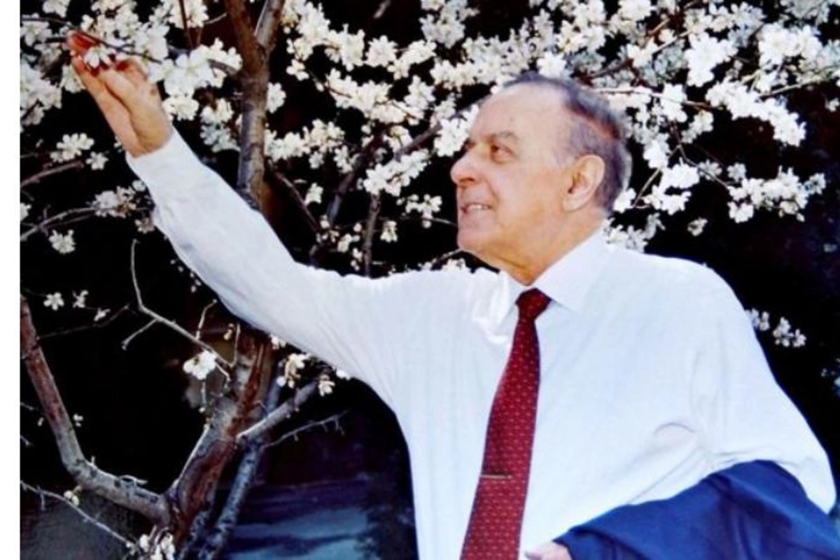Heydər Əliyevin heç vaxt unudulmayacaq səmimi görüntüləri — VİDEO