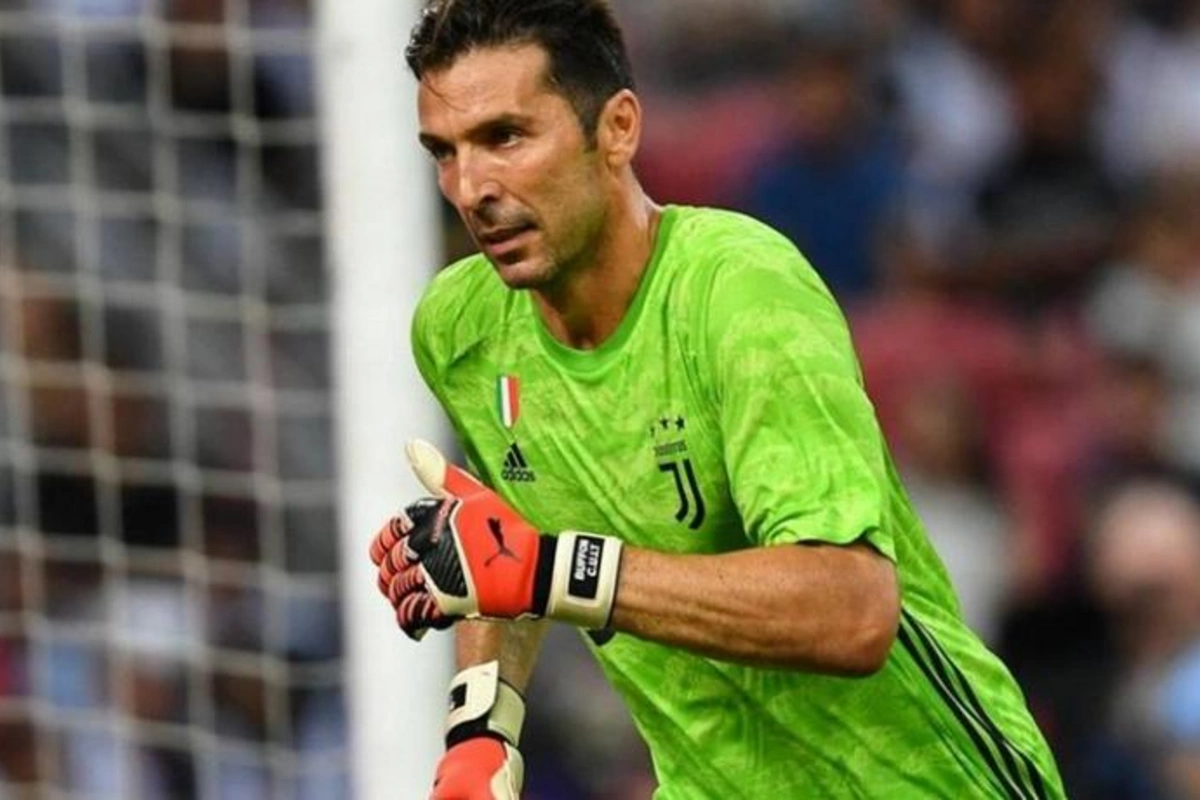 Buffon ayrılıq qərarı verdi