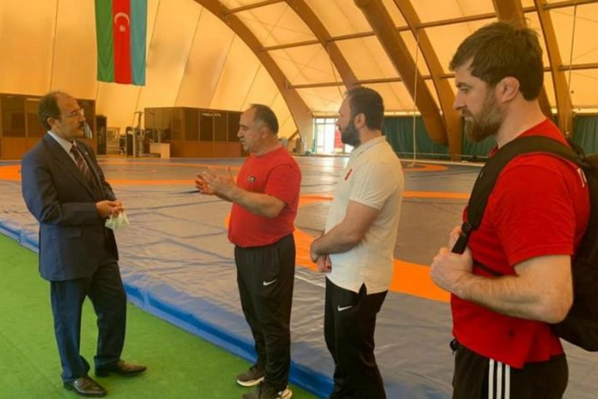Səfir Bakıda Türkiyə yığması ilə görüşdü — FOTOLAR