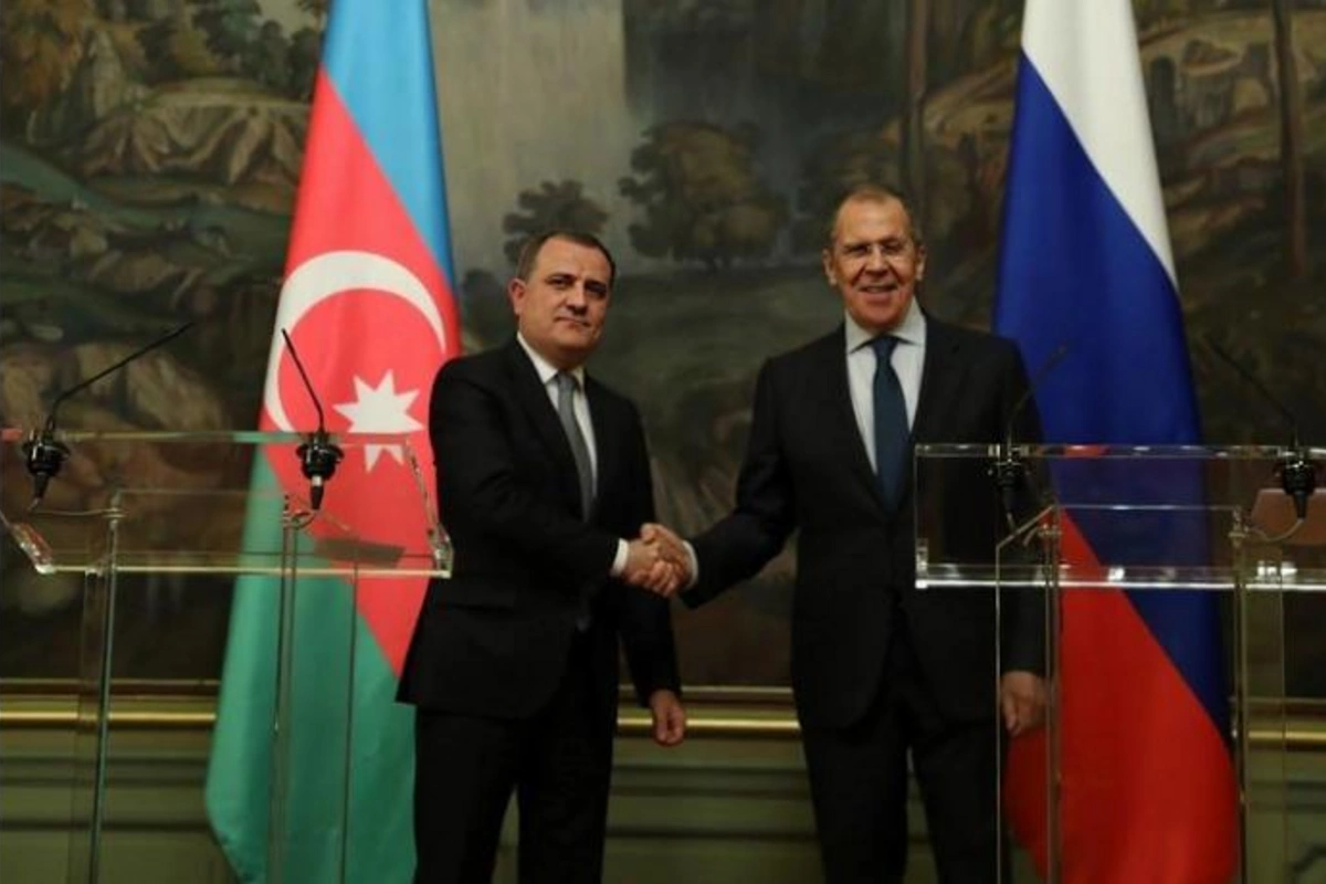 Ceyhun Bayramov Lavrovla danışdı