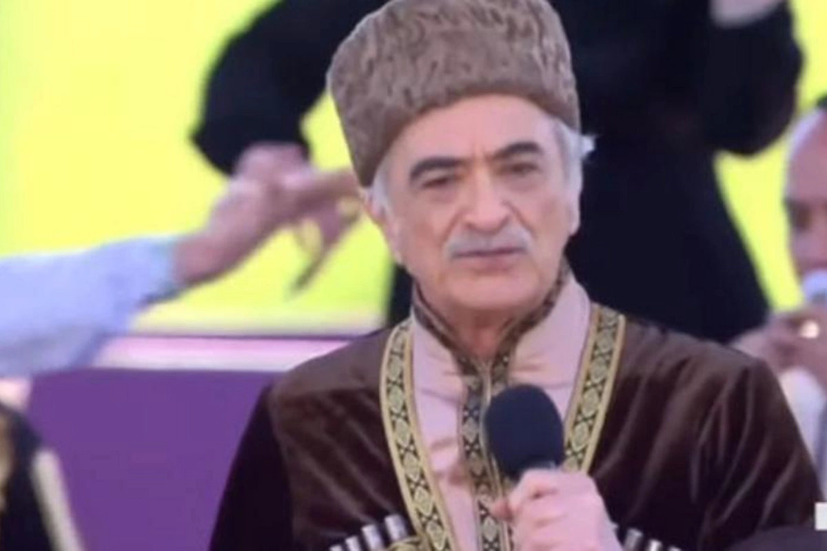 Polad Bülbüloğlu Şuşada mahnı oxudu — VİDEO