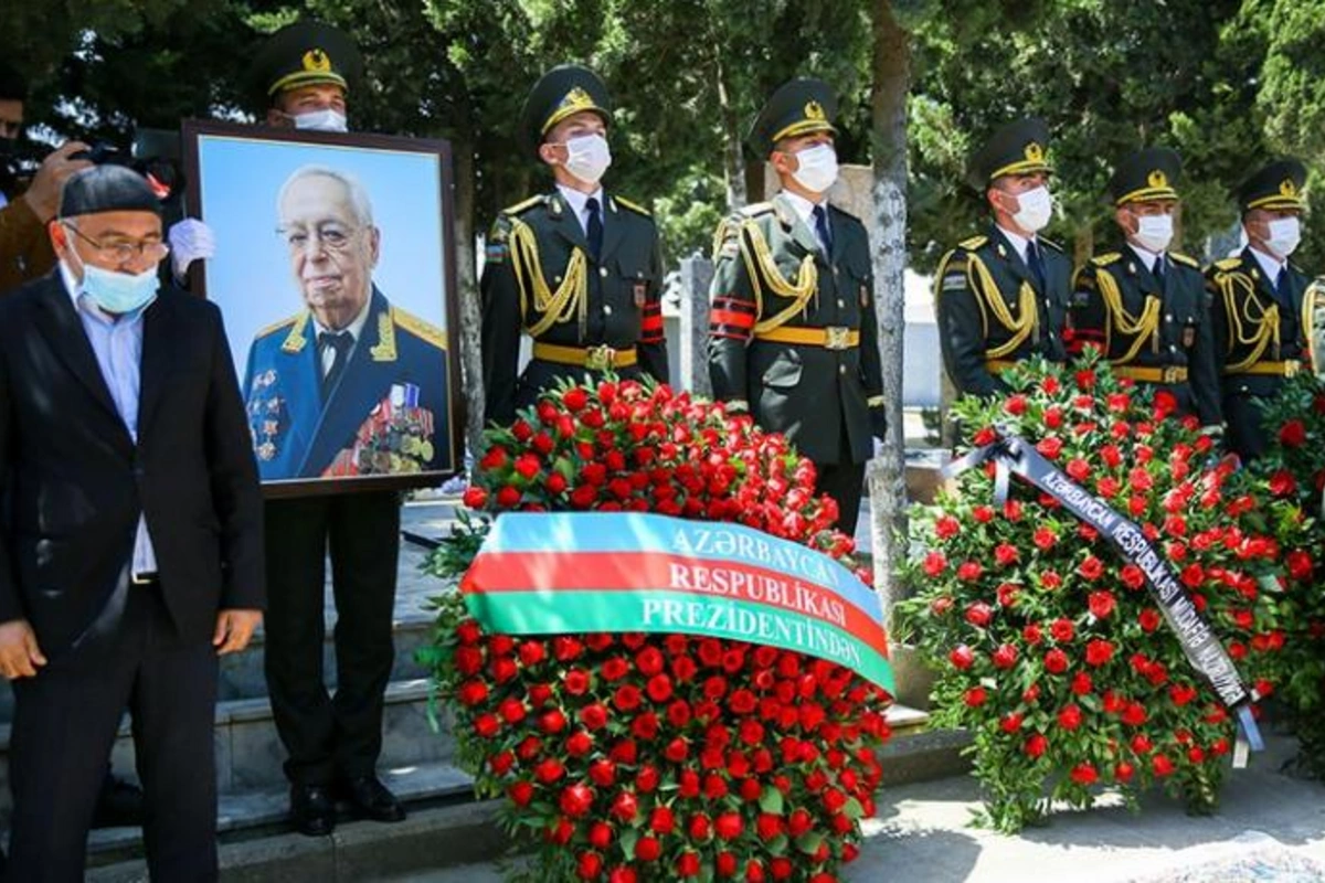 Prezident general-polkovnikin dəfn mərasiminə əklil göndərdi