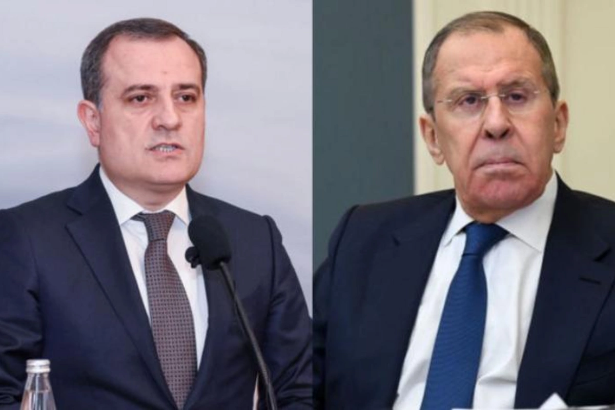 Ceyhun Bayramov və Lavrov telefonla danışdı