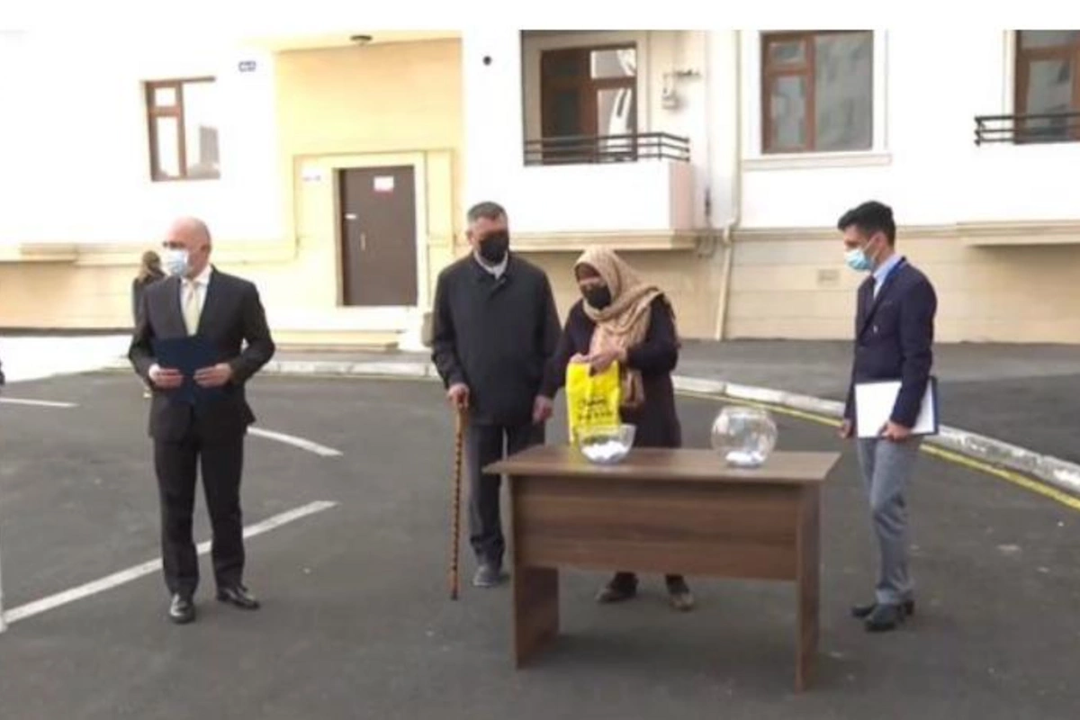 Şəhid ailələrinə və Vətən müharibəsi əlillərinə daha 50 mənzil verildi