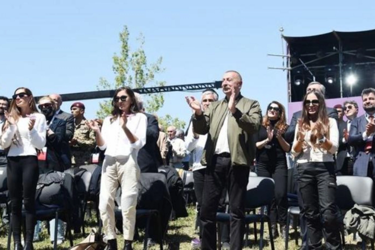 Mehriban Əliyeva “Xarıbülbül” festivalının qala-konsertindən paylaşım etdi — VİDEO