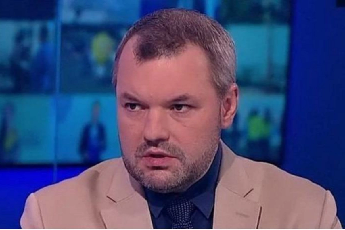 Dmitri Solonnikov: “İrəvan “pis oyunda yaxşı mina oyunu” oynamağa çalışır”