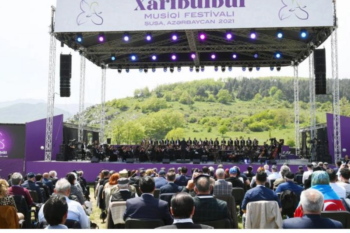 İtaliya mətbuatı “Xarıbülbül” musiqi festivalından yazdı