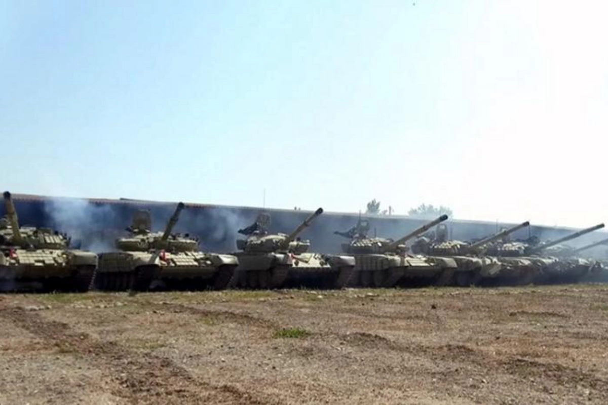 Azərbaycan Ordusunun tank bölmələri tapşırıqları yerinə yetirir — VİDEO