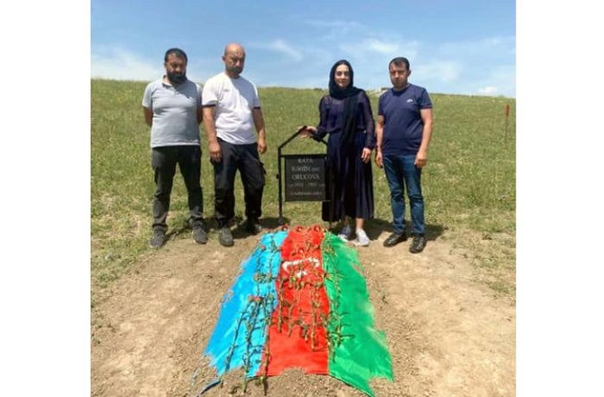 Raquf Orucovun anasının məzarı tapıldı — FOTOLAR Raquf Orucovun anasının məzarı tapıldı — FOTOLAR