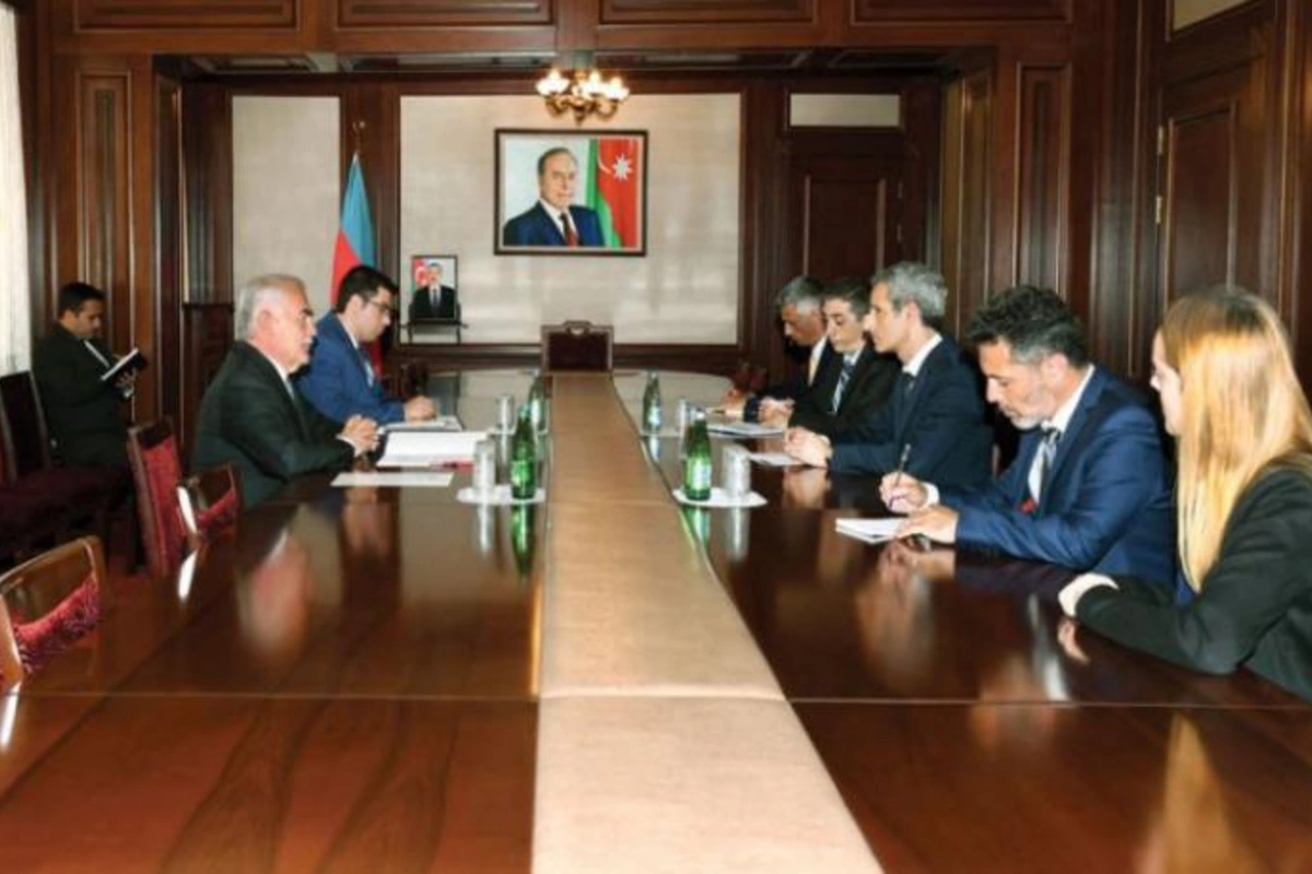 Vasif Talıbov Fransa səfiri ilə görüşdü