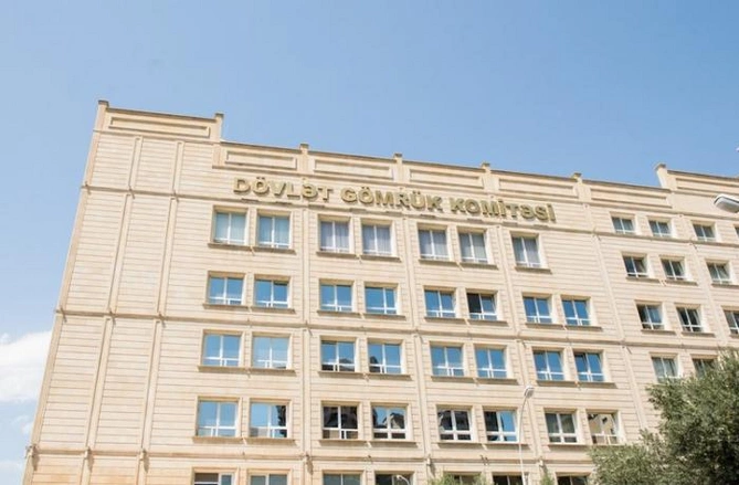 Eks-deputat: Gömrük Komitəsi qohumbazlıqdan qaynaqlanan qurum kimi gülüş obyektinə çevrilib