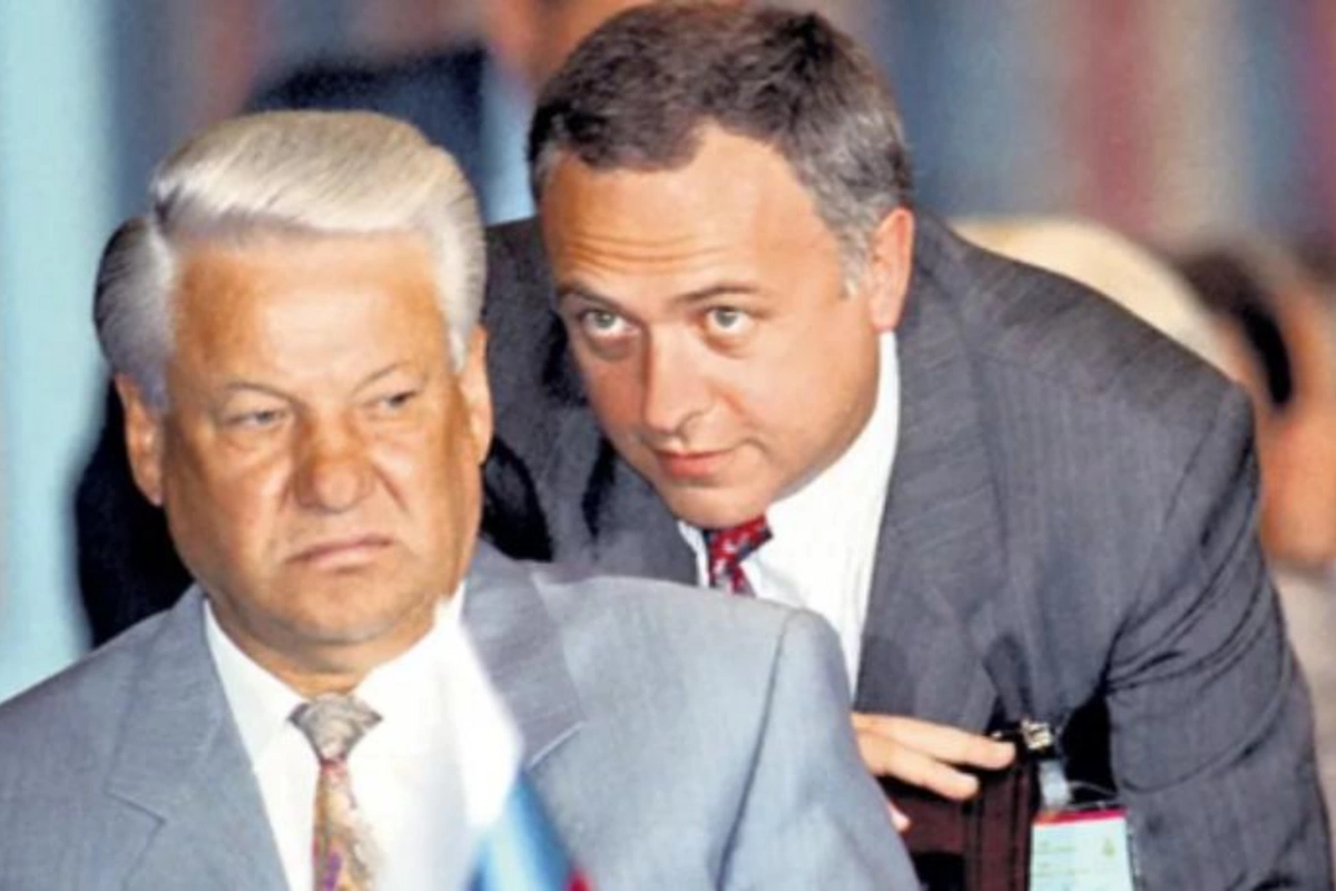 “Mən içəri girəndə Yeltsinin dili söz tutmurdu” — Rusiyanın sabiq xarici işlər nazirinin sensasion kitabı