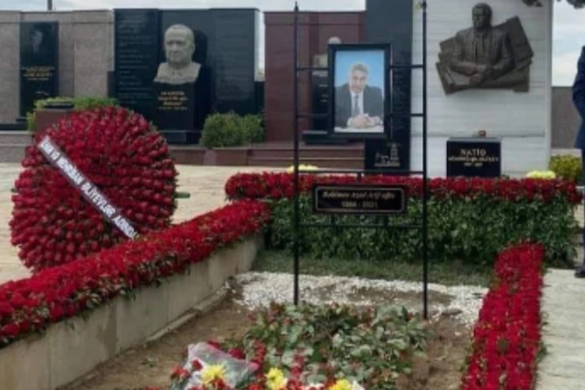 Azad Rəhimov II Fəxri xiyabanda dəfn edildi — YENİLƏNİB
