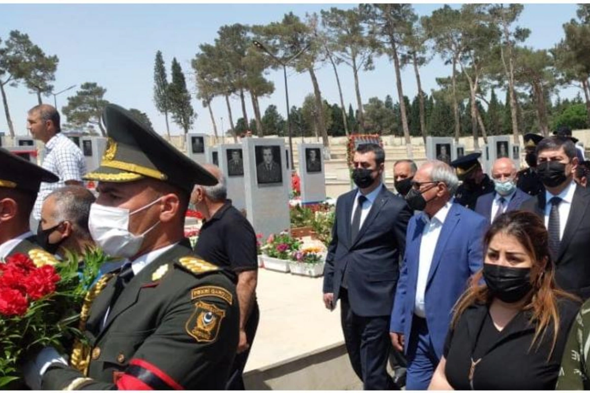 Fəzail Ağamalı şəhidin dəfn mərasimində iştirak etdi — FOTOLAR