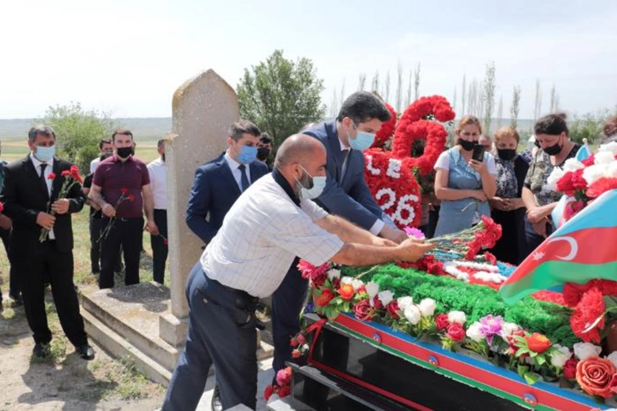 Naftalanda şəhidin doğum günü onun məzarı başında qeyd edildi — FOTO