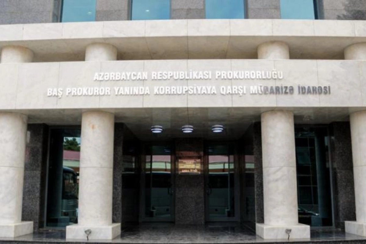 Azərbaycanda sayt rəhbəri rüşvət alarkən saxlanıldı