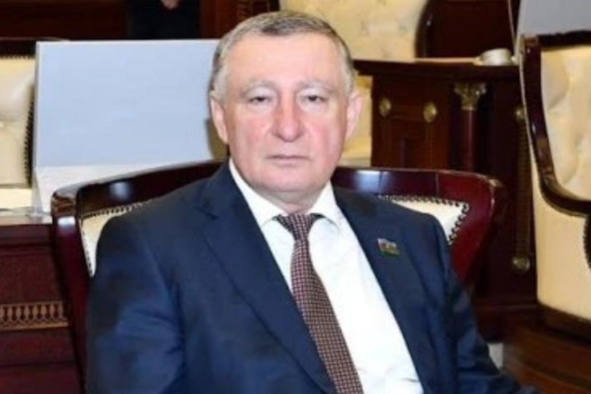 Azərbaycanlı deputat kredit təşkilatındakı payının bir hissəsini satdı