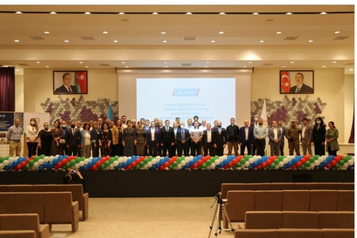 Vətən Müharibəsində xüsusi xidmətləri olmuş həkimlərimizin mükafatlandırılması mərasimi keçirildi — FOTOLAR