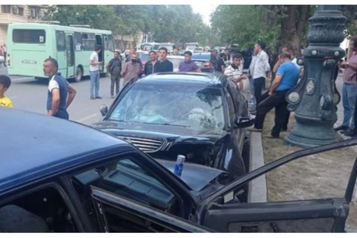 Gəncədə zəncirvari qəzada 5 maşın toqquşdu, — 4 nəfər yaralandı (FOTO)