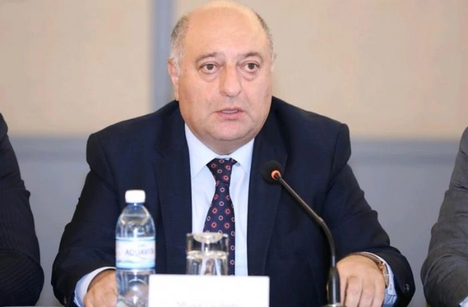 Komitə sədri: Ölüm halları sürətlə artsa, daha sərt karantinə keçə bilərik Komitə sədri: Ölüm halları sürətlə artsa, daha sərt karantinə keçə bilərik