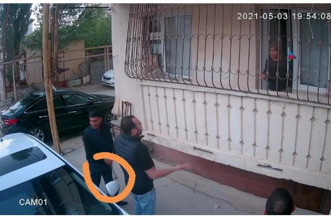 Almaniyada işləyən jurnalistin mülkünə hücum edib, qapısını qırdılar — FOTO+VİDEO
