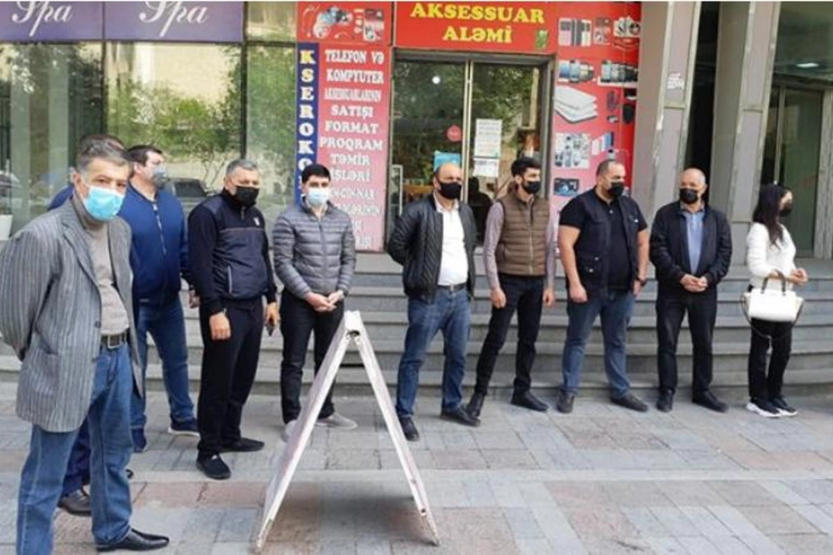 Obyektləri girov qoyulan sahibkarlar Xalq Bankdan və məhkəmədən şikayət etdilər