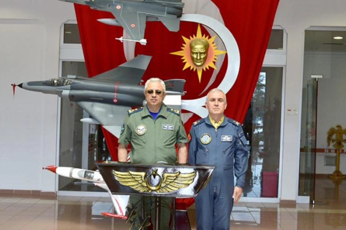 Azərbaycan Hərbi Hava Qüvvələrinin komandanı Türkiyədə — FOTOLAR