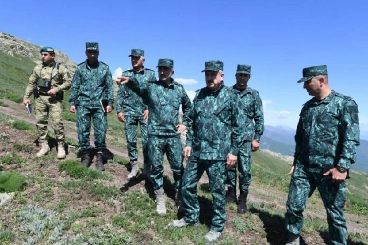 Prezidentin köməkçisi və DSX rəisi Ermənistanla sərhəddə — FOTOLAR