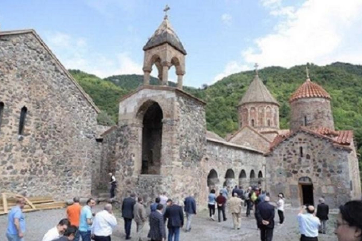 Sülhməramlılar 30 ermənini Kəlbəcərə apardı