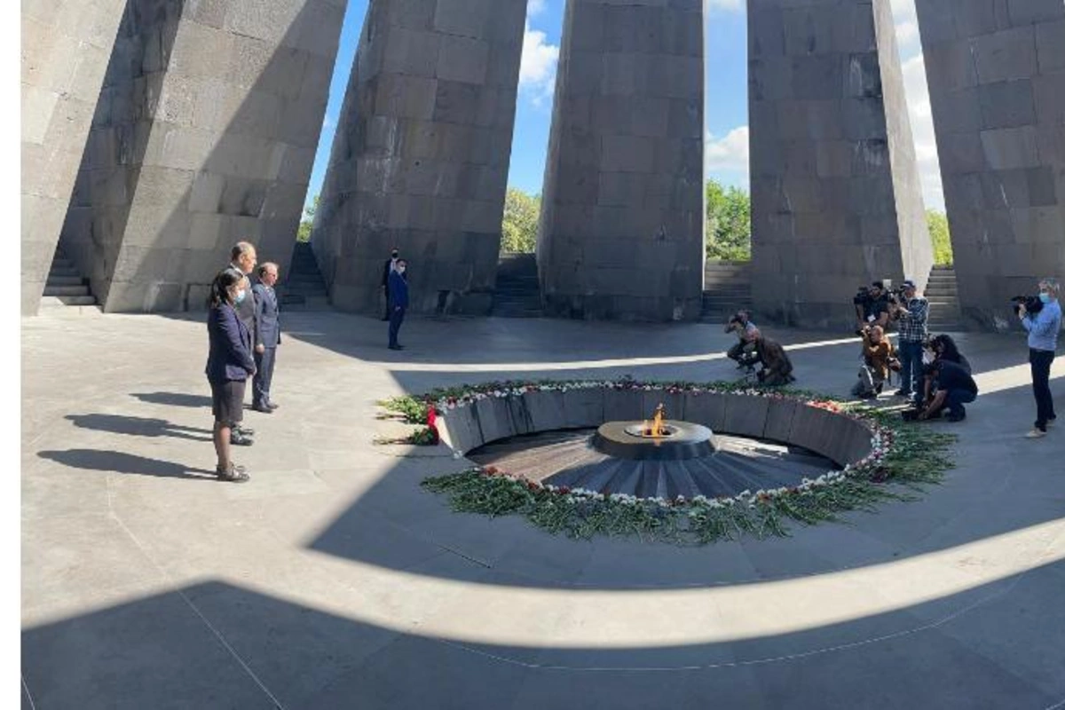 Lavrov qondarma erməni soyqırımı abidəsini ziyarət etdi — FOTO