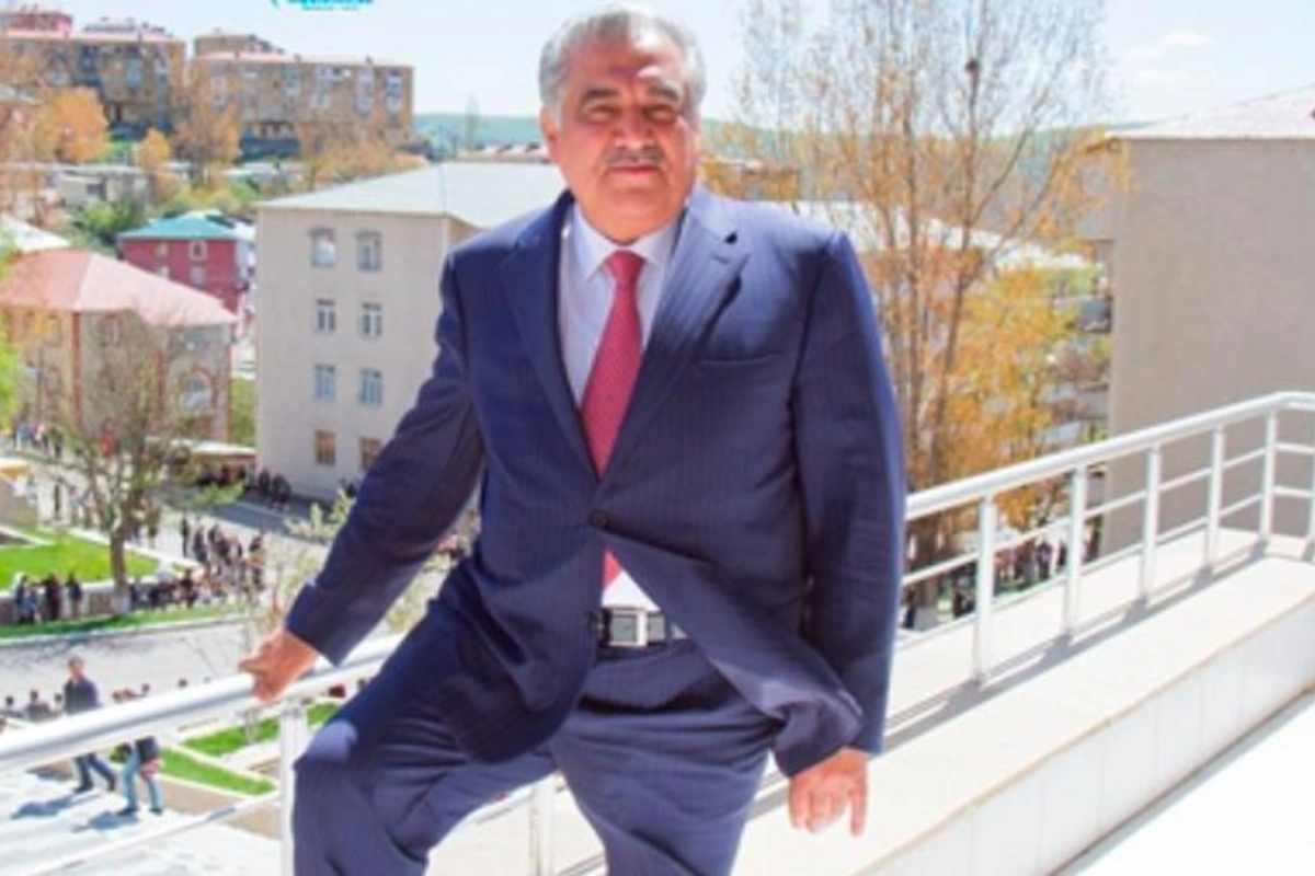 Yatmağa-durmağa yer axtarıram, haradadır məndə villalar? — Əhəd Abıyev