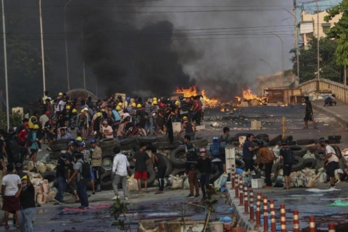 Myanmada 16 hərbçi öldürüldü