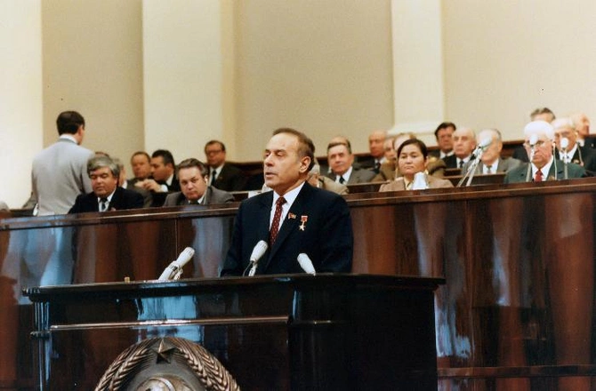 Heydər Əliyevin anadan olmasının 98-ci ildönümüdür — FOTOLAR