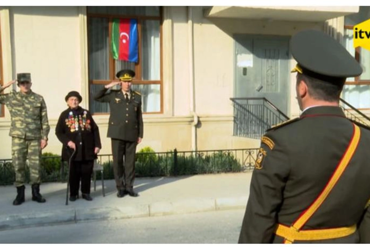 II Dünya müharibəsi iştirakçısının şərəfinə hərbi qarovul düzüldü — VİDEO