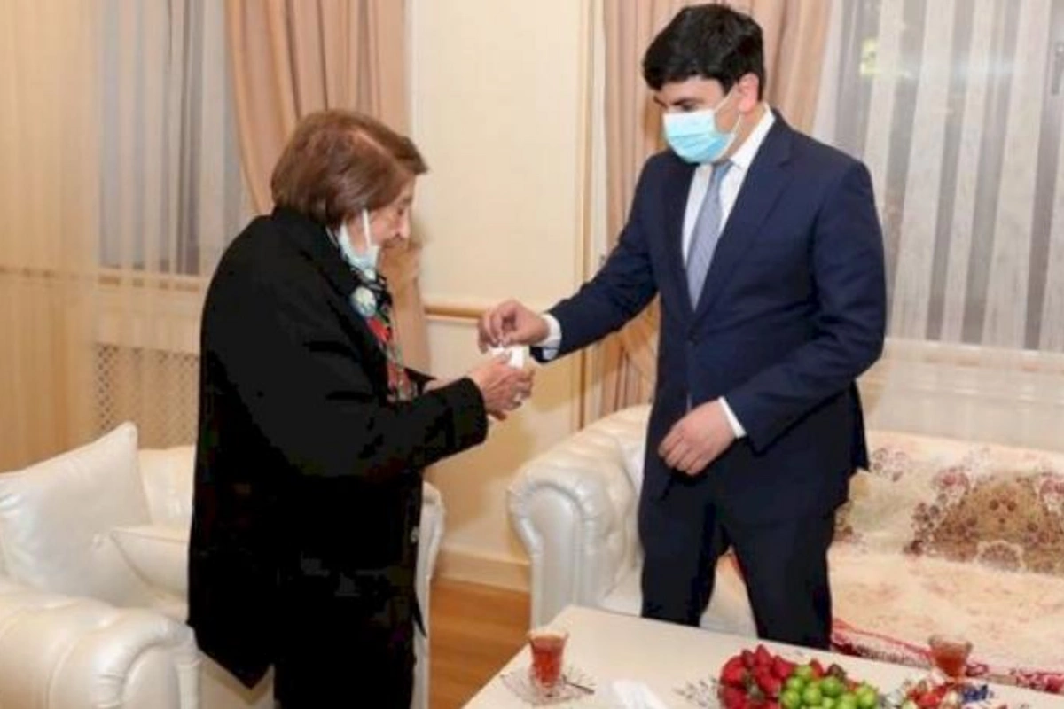 Azərbaycanda veteranlara avtomobil hədiyyə edildi — FOTO