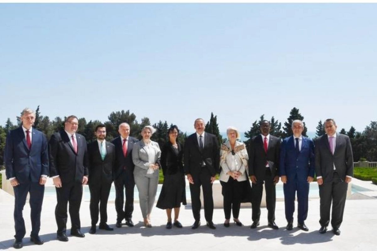 Prezident on ölkənin qeyri-rezident səfirlərinin etimadnamələrini qəbul etdi — YENİLƏNİB