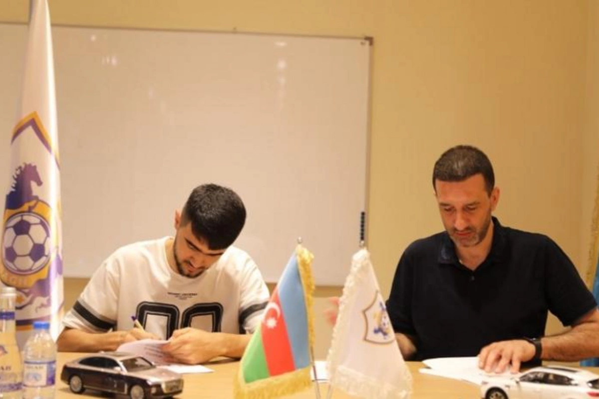 Qarabağ millimizin futbolçusu ilə müqaviləni uzatdı